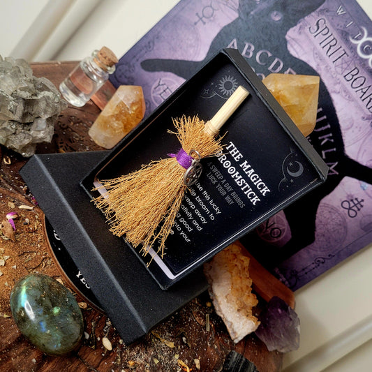 PENTAGTRAM MAGICK BROOMSTICK